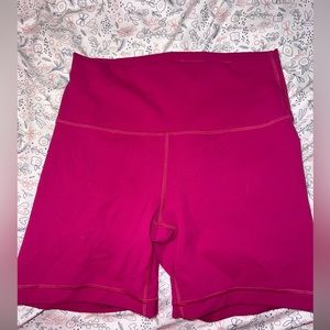Lululemon Wunder Train High-Rise Short 6” Size 8